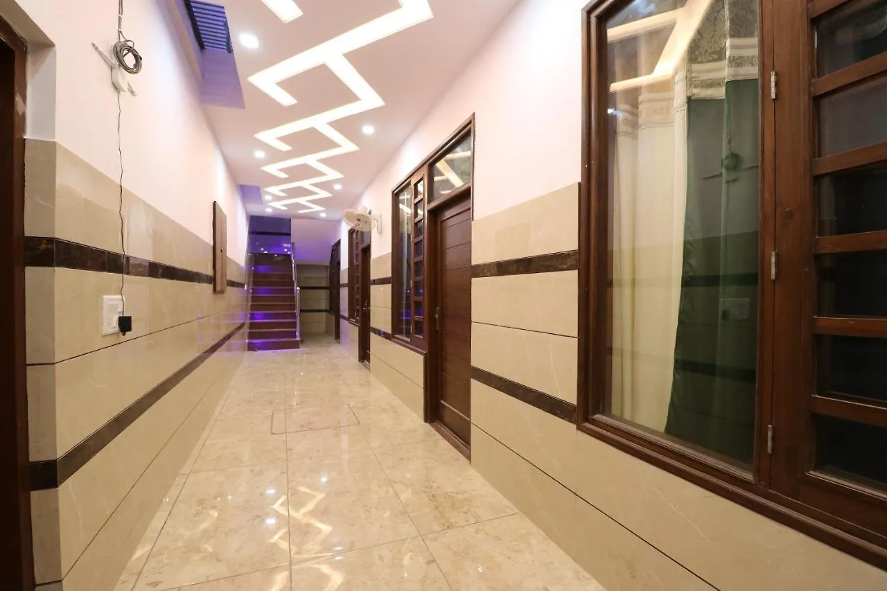 Oyo 48657 Hotel Pearl 42 Chandigarh