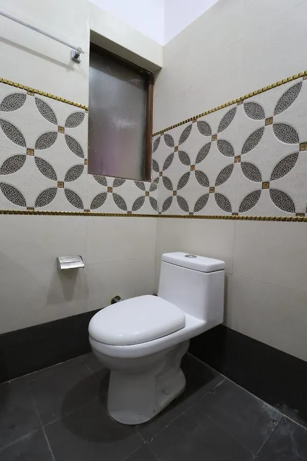 Oyo 48657 Hotel Pearl 42 Chandigarh 3*,