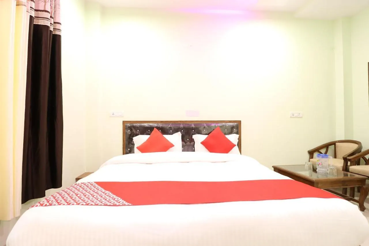 Oyo 48657 Hotel Pearl 42 Chandigarh 3*,  India
