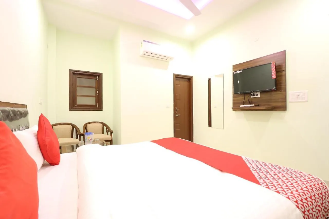 Oyo 48657 Hotel Pearl 42 Chandigarh