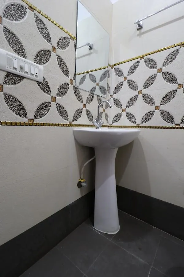 Oyo 48657 Hotel Pearl 42 Chandigarh