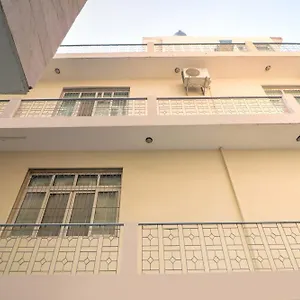 O Classy 3*, New Delhi India