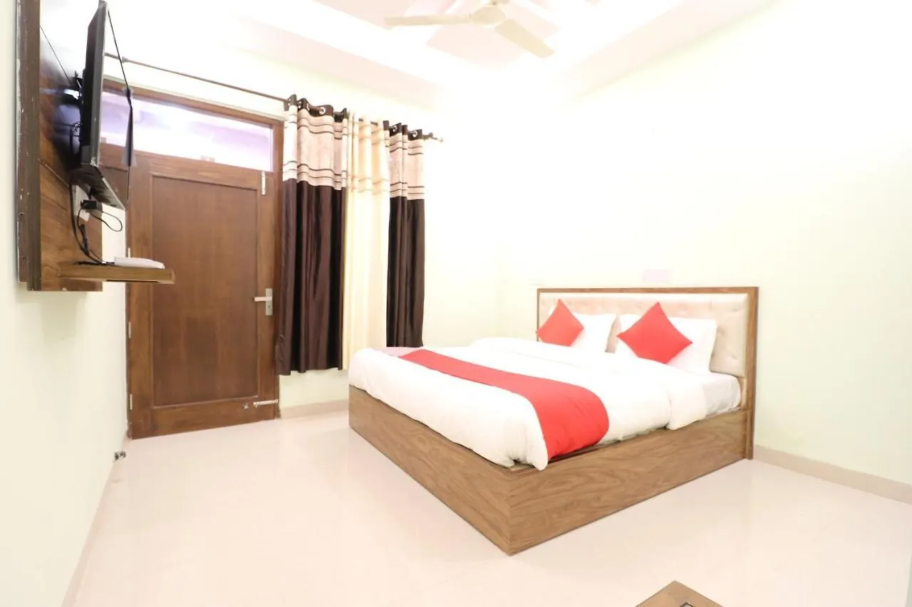 Oyo 48657 Hotel Pearl 42 Chandīgarh